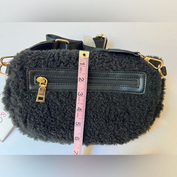 NWT Jen&Co Jesslyn Sherpa Belt Bag Black - Picture 11 of 13